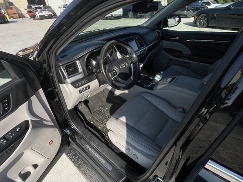Used 2015 Toyota Highlander Limited Platinum AWD/4WD image 17