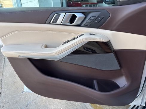 Used 2019 BMW X5 xDrive40i w/ Premium Package image 26