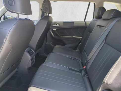 Used 2023 Volkswagen Tiguan SE FWD image 16