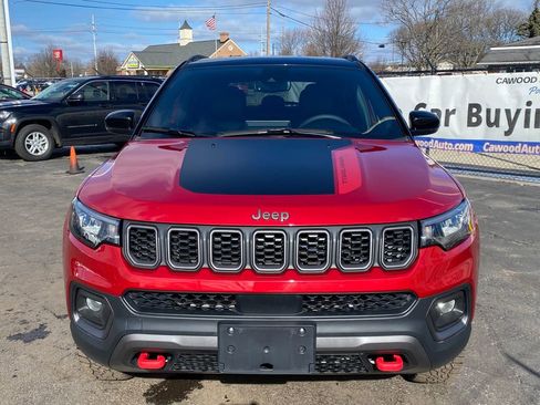 Used 2025 Jeep Compass Trailhawk image 7