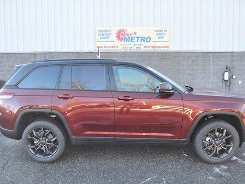 New 2025 Jeep Grand Cherokee Limited image 9