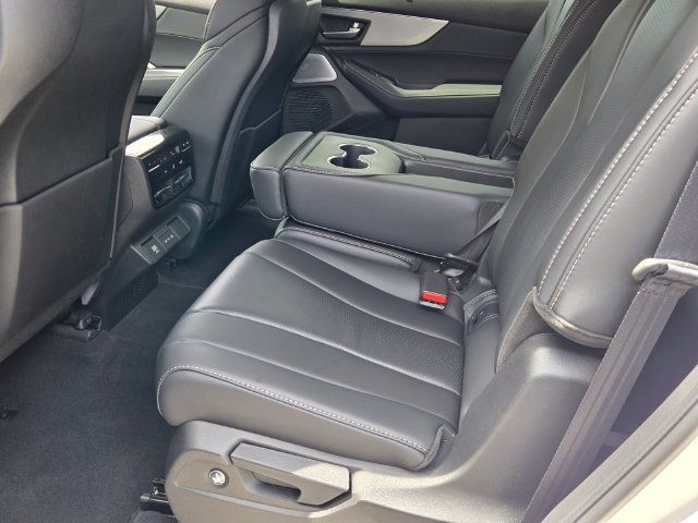 Certified 2026 Acura MDX w/ Technology Package FWD image 11