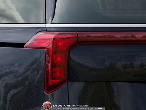 New 2026 Kia Carnival EX FWD image 11