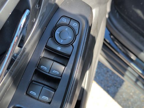 Used 2020 Chevrolet Traverse LS image 16