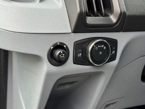 Used 2016 Ford Transit 250 148 Medium Roof RWD image 37