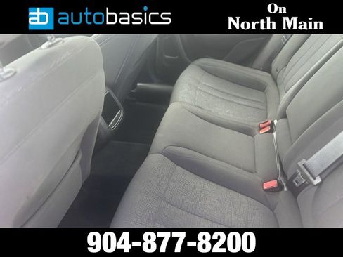 Used 2015 Chrysler 200 Limited image 16