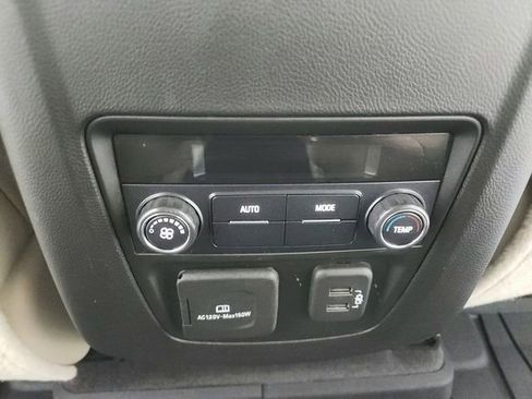 Used 2019 Buick Enclave Essence FWD image 38