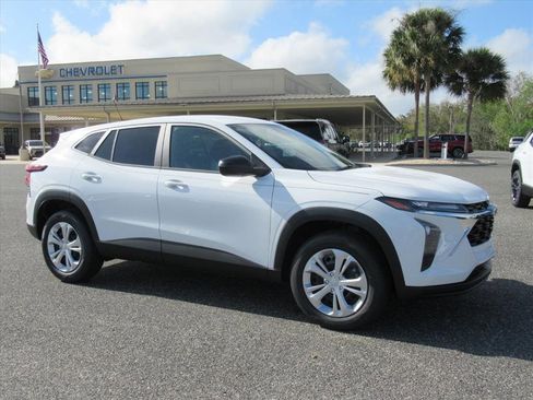 New 2026 Chevrolet Trax LS w/ Driver Confidence Package image 2