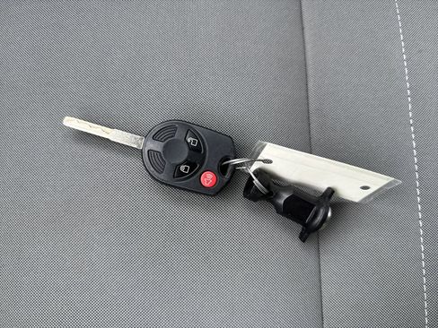 Used 2015 Ford Escape SE FWD image 32