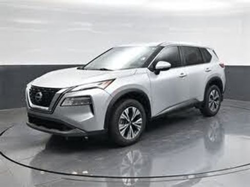 Used 2022 Nissan Rogue SV image 5