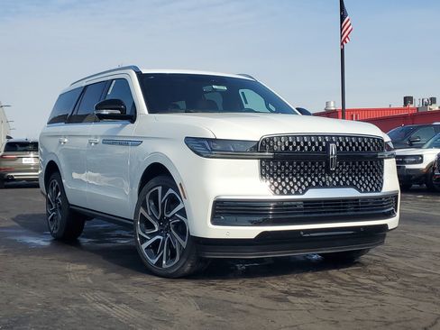 New 2026 Lincoln Navigator Reserve image 1