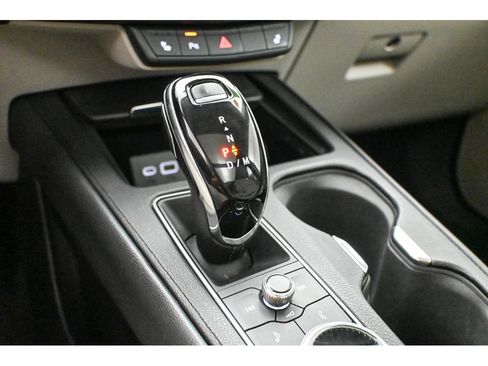 Used 2020 Cadillac XT4 Luxury w/ Cold Weather Package AWD/4WD image 40