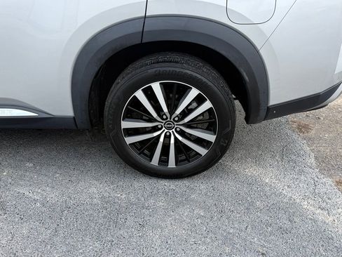 Used 2023 Nissan Pathfinder Platinum image 25