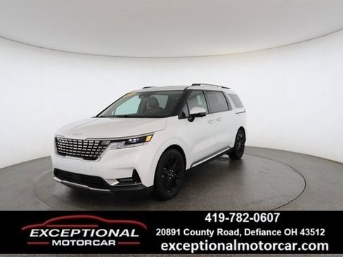 Used 2024 Kia Carnival SX image 1