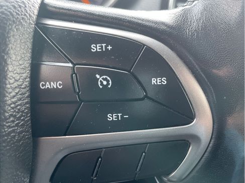 Used 2020 Jeep Grand Cherokee Limited w/ Luxury Group II AWD/4WD image 28