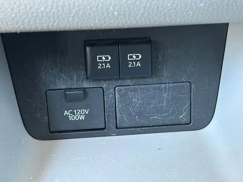 Used 2019 Toyota Highlander XLE image 24