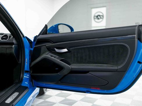 Used 2022 Porsche 718 Cayman GT4 image 48