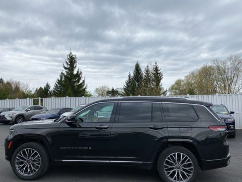 Used 2023 Jeep Grand Cherokee L Summit AWD/4WD image 7