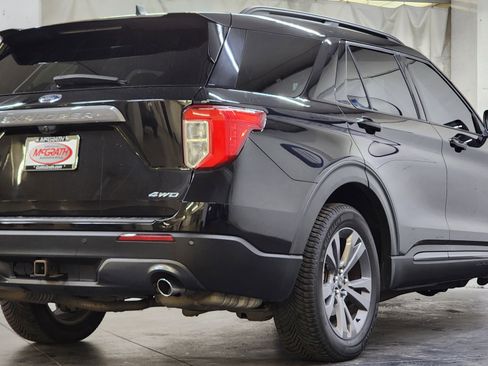 Used 2021 Ford Explorer XLT w/ XLT Sport Appearance Package AWD/4WD image 5