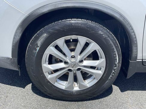 Used 2016 Nissan Rogue SV FWD image 7