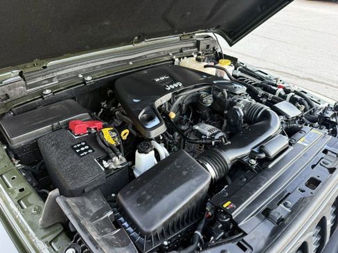 Used 2021 Jeep Gladiator Willys image 20