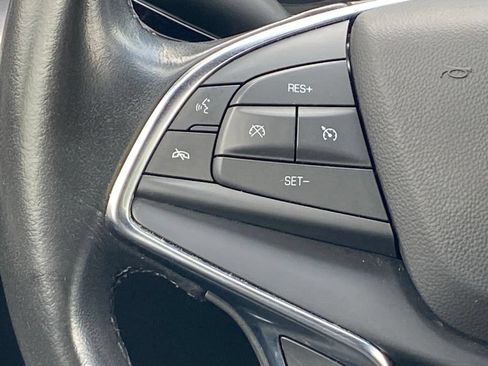Used 2023 Cadillac XT5 Luxury FWD image 8