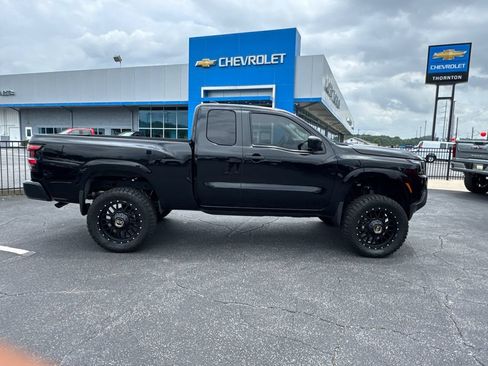 Used 2023 Nissan Frontier S RWD image 5