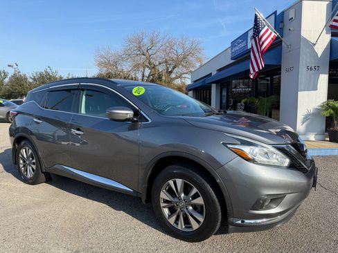 Used 2015 Nissan Murano SV w/ Premium Package image 10
