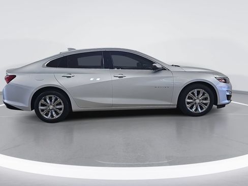 Certified 2022 Chevrolet Malibu LT FWD image 2