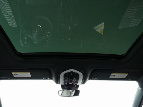 New 2026 Porsche Macan image 21