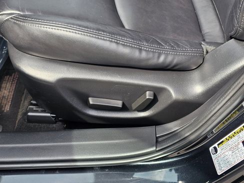Used 2018 MAZDA MAZDA3 Touring FWD image 30