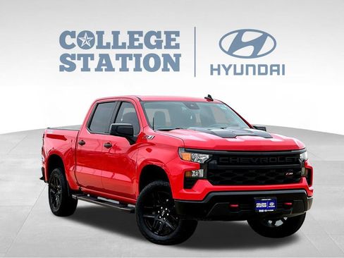 Used 2023 Chevrolet Silverado 1500 Custom Trail Boss w/ LPO, Dark Essentials Package image 3