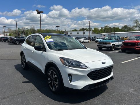 Certified 2022 Ford Escape SEL w/ SEL Stealth AWD Package image 22