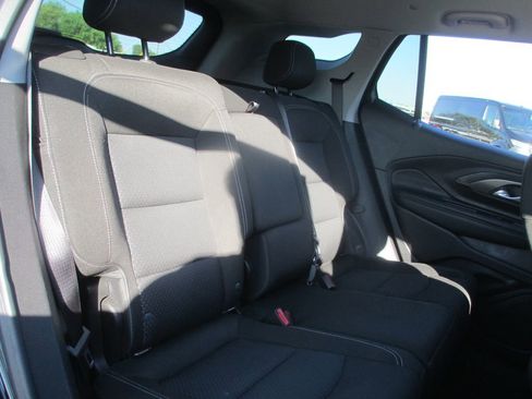 Used 2024 GMC Terrain SLE w/ Elevation Edition image 19