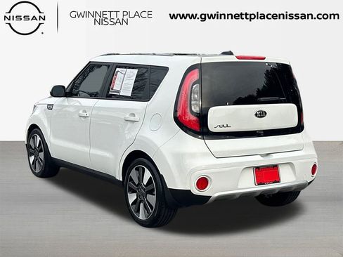 Used 2017 Kia Soul + image 7