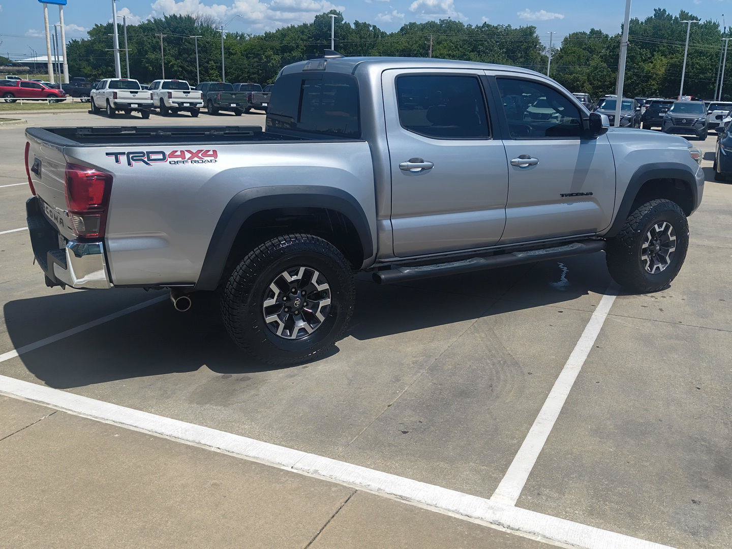 Used 2019 Toyota Tacoma TRD Off-Road AWD/4WD image 7