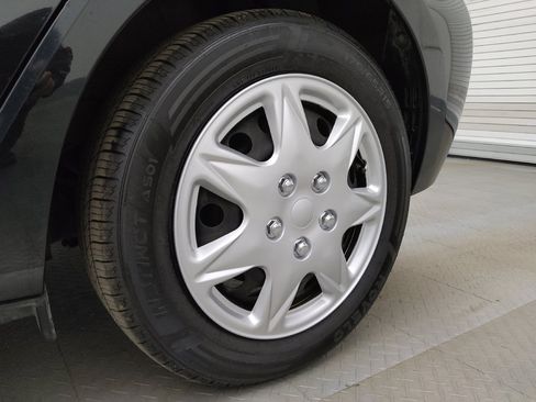 Used 2015 Toyota Prius C Two image 31