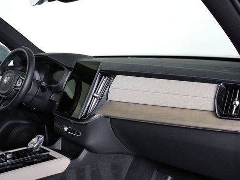 Certified 2026 Volvo XC90 B6 Core image 22