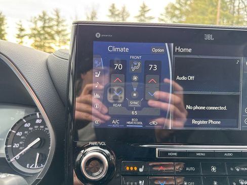 Used 2020 Toyota Highlander Platinum image 20