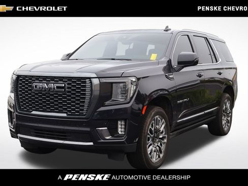 Used 2024 GMC Yukon Denali Ultimate w/ LPO, Floor Liner Package AWD/4WD image 1