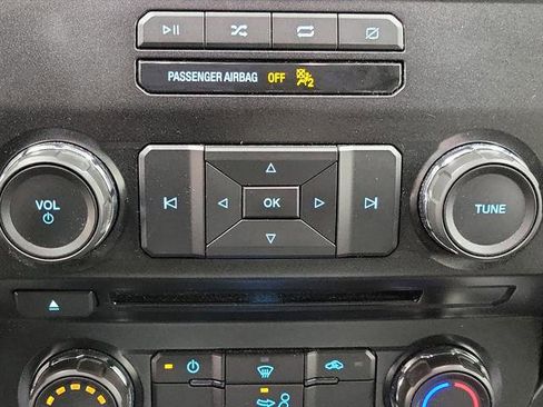 Used 2018 Ford F150 XLT w/ Max Trailer Tow Package image 26