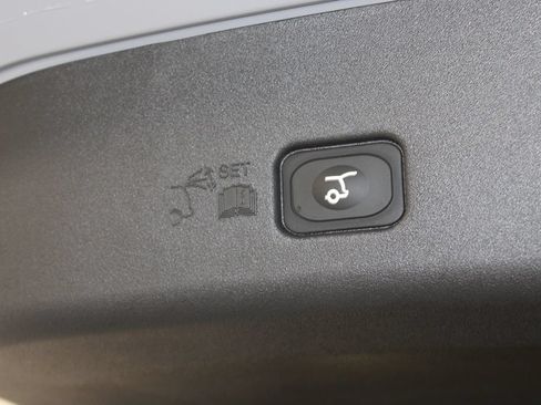 New 2026 Lincoln Nautilus Premier AWD/4WD image 16