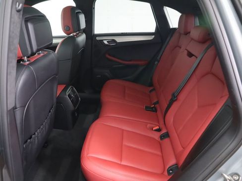 Used 2020 Porsche Macan Turbo image 22