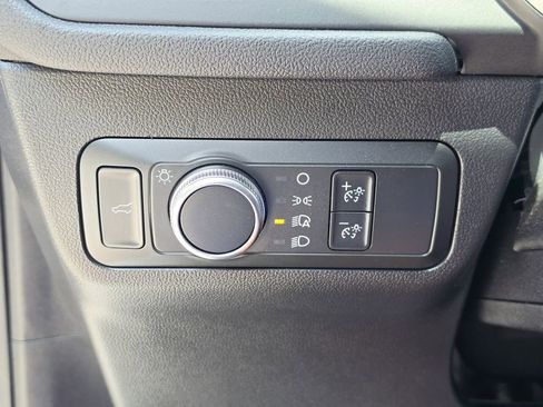 Used 2021 Ford Escape SE w/ SE Sport Appearance Package FWD image 27
