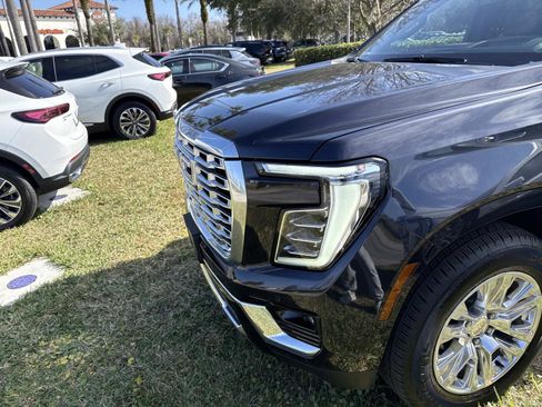 Used 2025 GMC Yukon Denali image 10