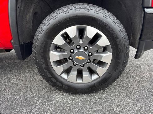 Used 2023 Chevrolet Silverado 2500 Custom w/ Custom Value Package AWD/4WD image 10