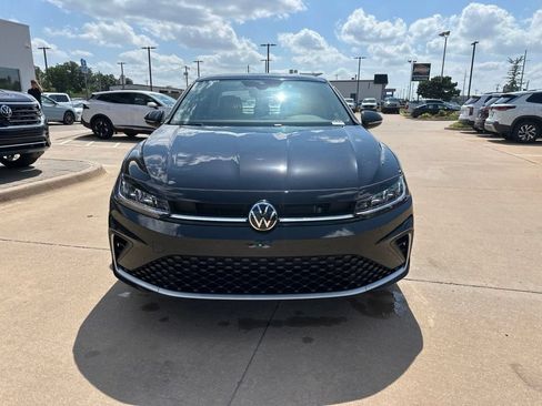 Used 2026 Volkswagen Jetta SEL FWD image 2