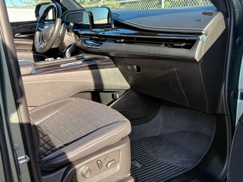 Used 2023 Cadillac Escalade V image 10