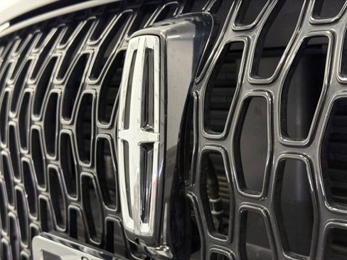 Certified 2025 Lincoln Corsair AWD w/ Equipment Group 101A image 14