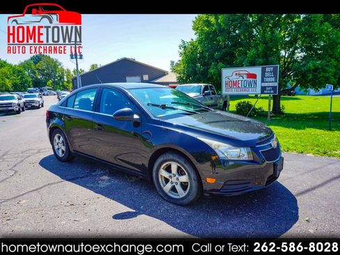 Used 2013 Chevrolet Cruze LT w/ Technology Package FWD image 1